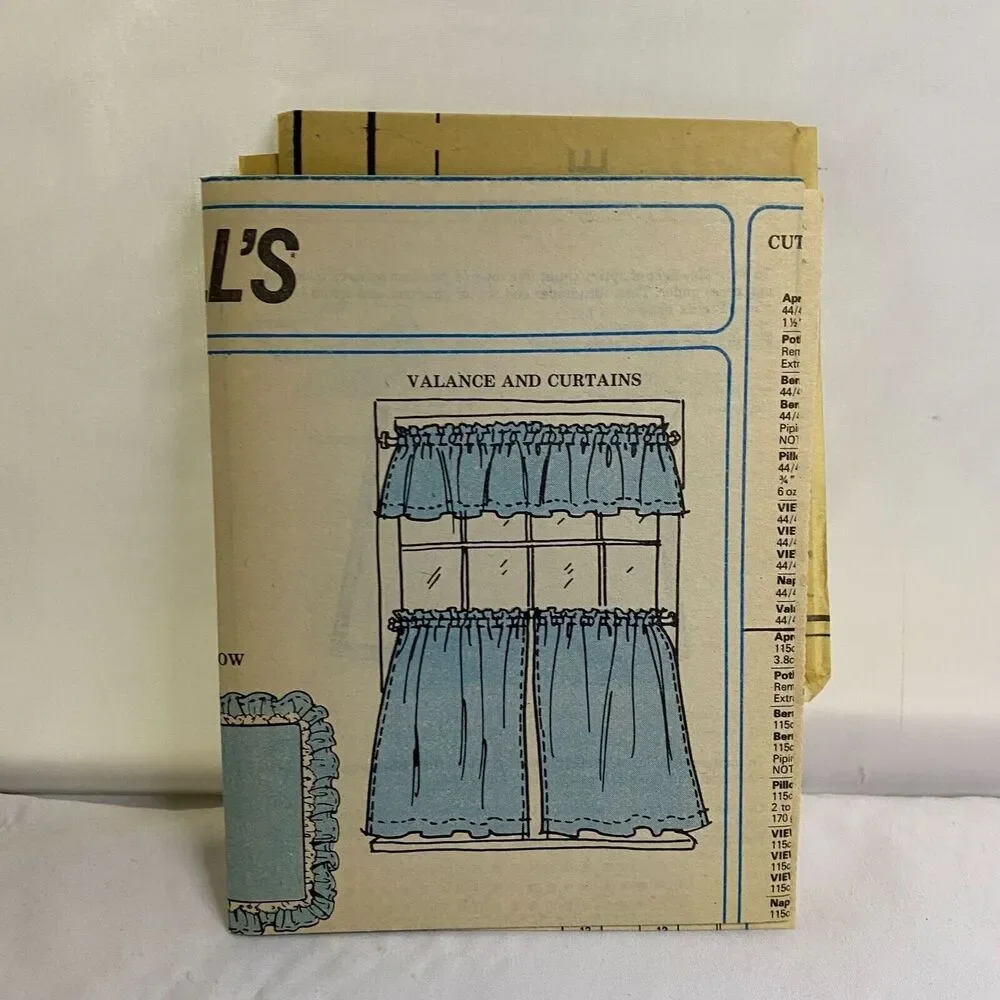 #0700 McCalls Craft Kitchen Napkins Curtains placematts linnens Sewing Pattern